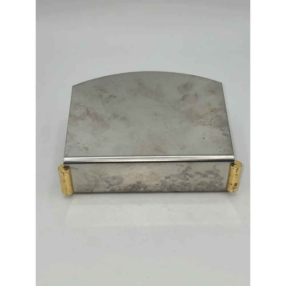 The Unbranded Brand vintage stainless